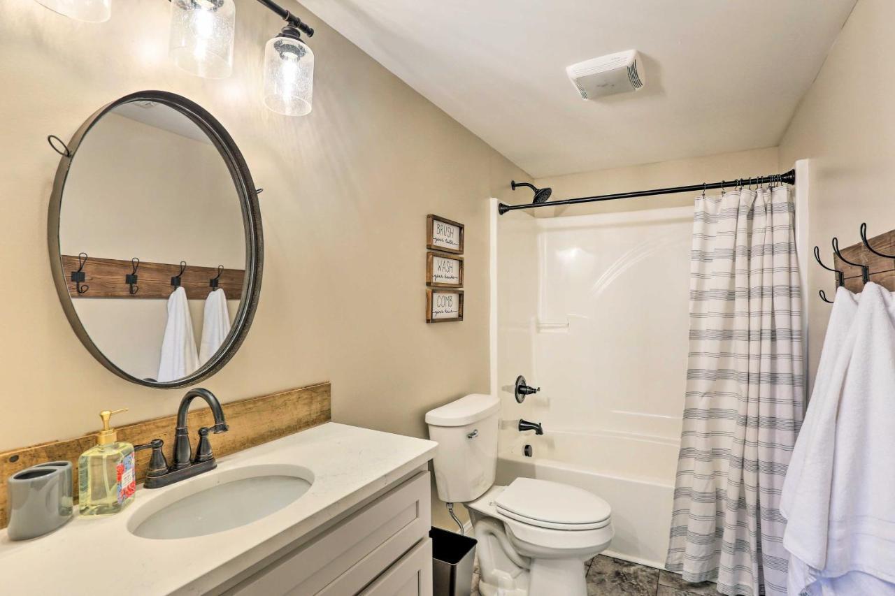 Villa Chic Williamstown Retreat With Pool And Hot Tub! Exterior foto