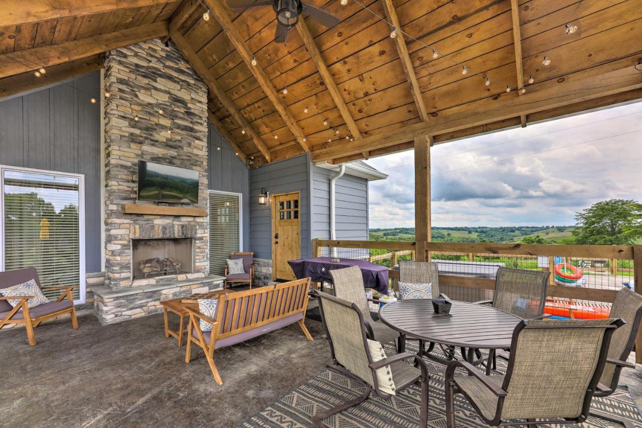 Villa Chic Williamstown Retreat With Pool And Hot Tub! Exterior foto