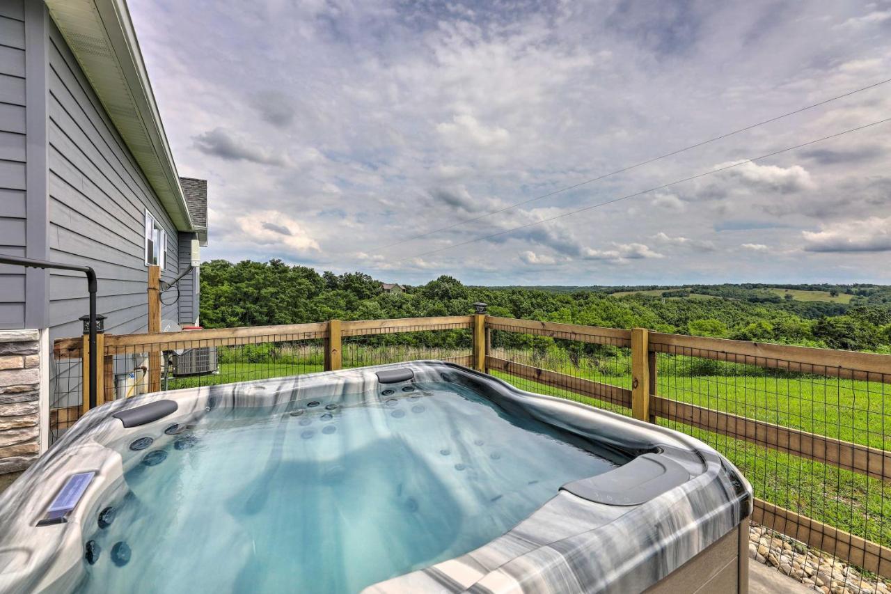 Villa Chic Williamstown Retreat With Pool And Hot Tub! Exterior foto